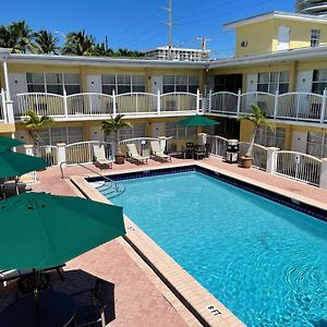 Beach Place Hotel